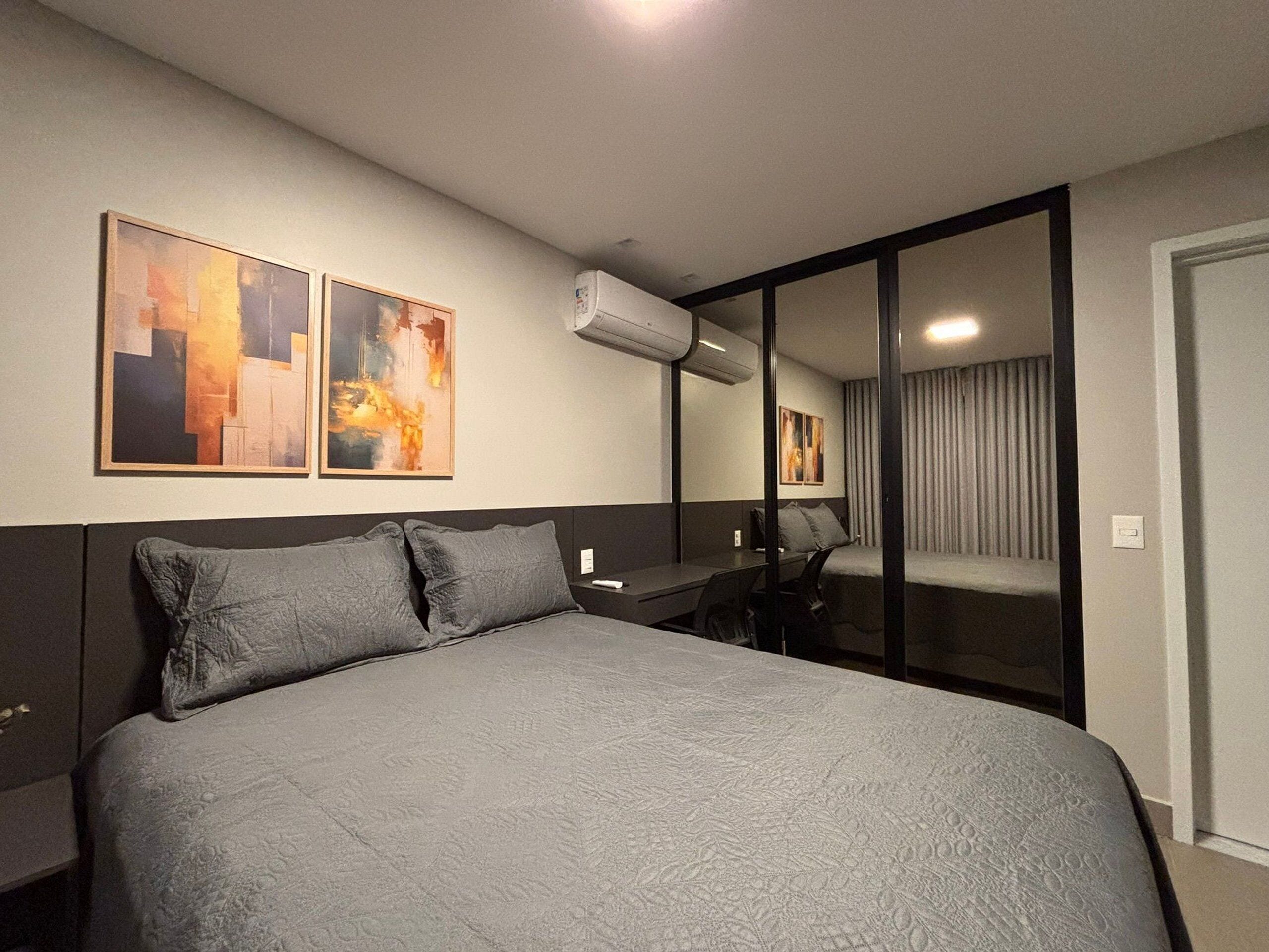 Apartamento superluxo | Escrivaninha, espaço de trabalho para notebook, cortinas blackout