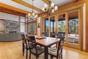 تناول الطعام