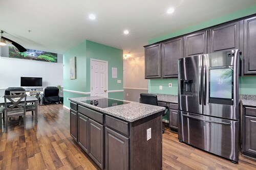 Captain's Luxury Pool house Retreat in Fort Washington near MGM