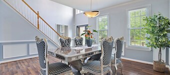 Captain's Luxury Pool house Retreat in Fort Washington near MGM