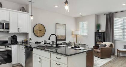 Birch Bliss | Stylish 2BR Downtown Chatt Stay!
