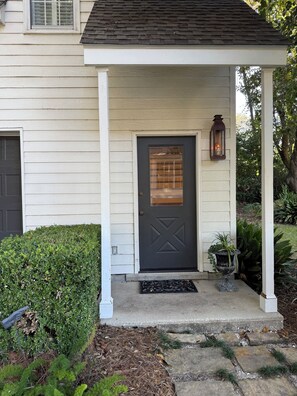 Exterior detail - The Tack Room 1-bedroom apartment in Fairhope 1 block from downtown (Fairhope)