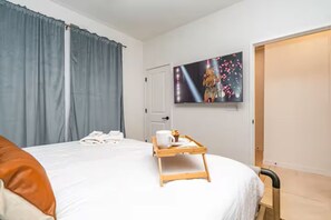 2 bedrooms, iron/ironing board, travel cot, free WiFi