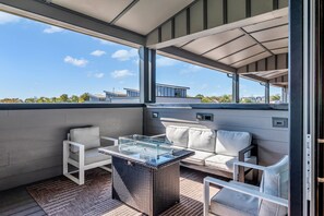 Property grounds - Rooftop Views + Relaxing Hot Tub & Fire Pit (Nashville)