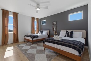 3 chambres, fer et planche à repasser, lit parapluie, Wi-Fi gratuit