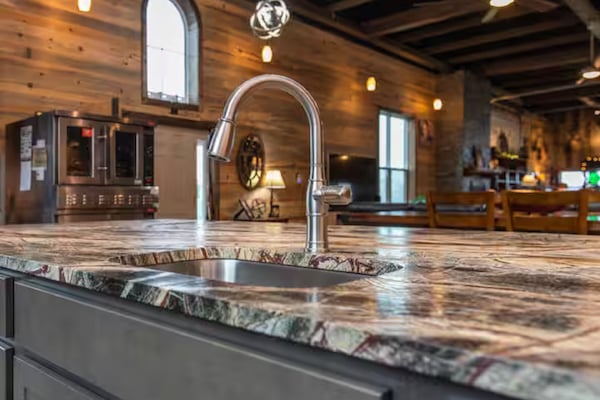 KĂŒhlschrank, Mikrowelle, Ofen, Herdplatte