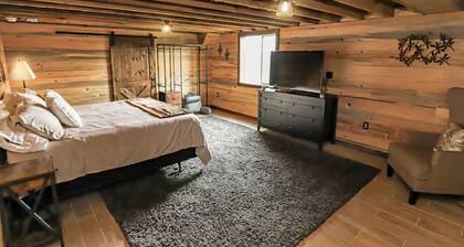 Private Retreat in the Palisades on the Bourbon Trail