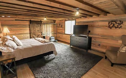 Private Retreat in the Palisades on the Bourbon Trail