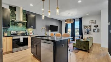 Fridge, microwave, oven, stovetop