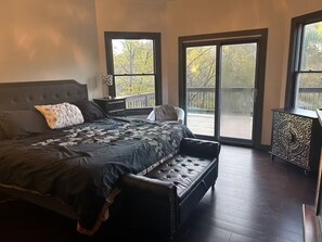 3 chambres, coffre-fort, bureau, fer et planche à repasser