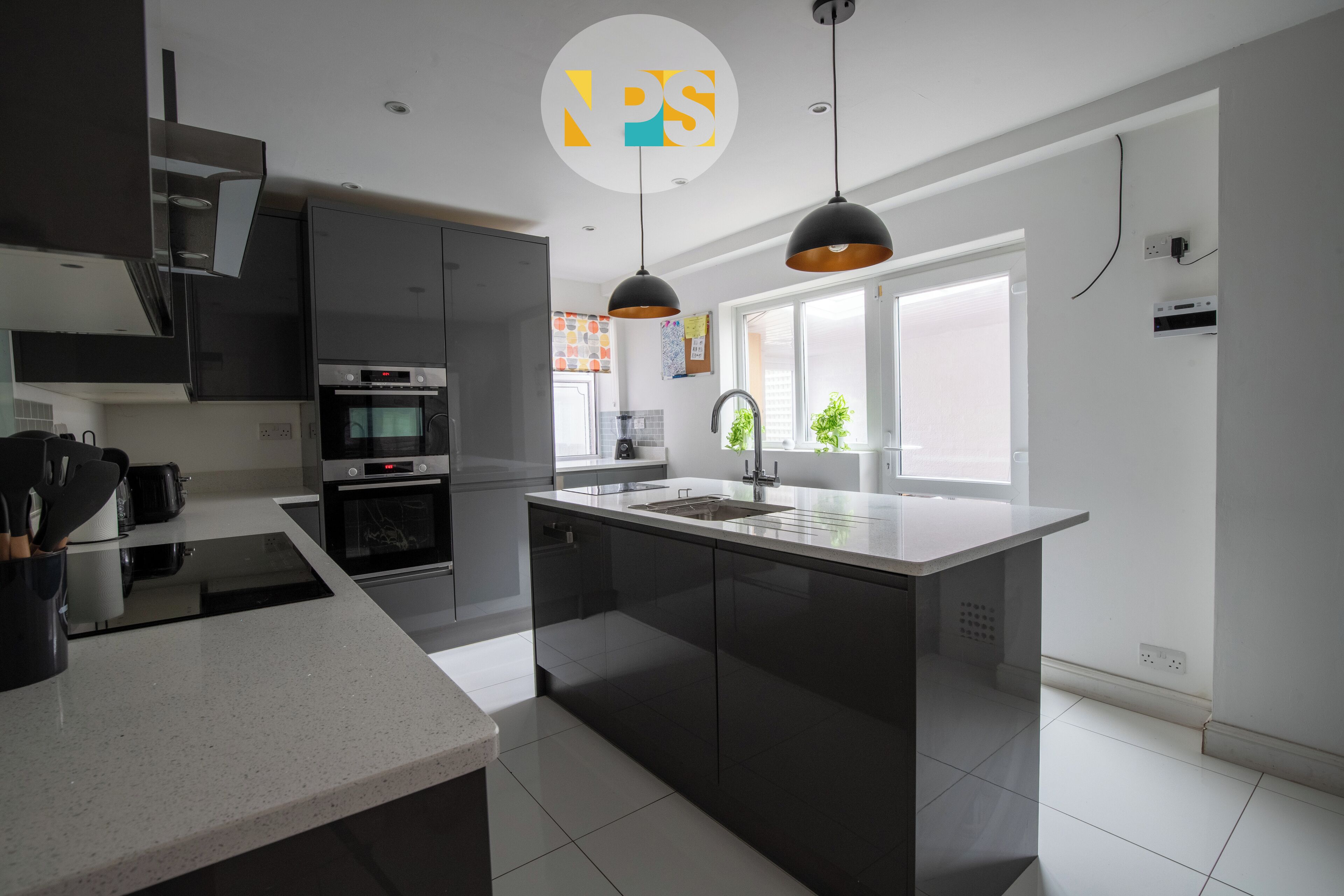 Mikrowelle, Ofen, Herdplatte, Geschirrspüler