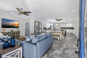 Smart-TV, fotballspill og bøker