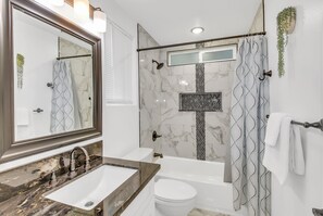 Handdoeken, zeep, shampoo, toiletpapier