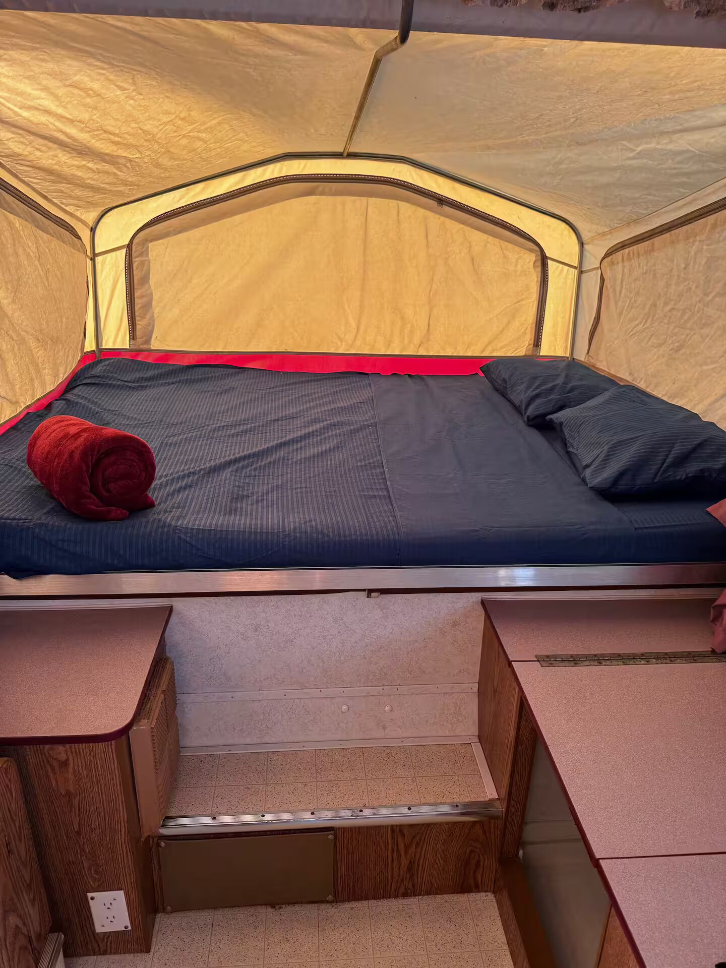 3 bedrooms, bed sheets