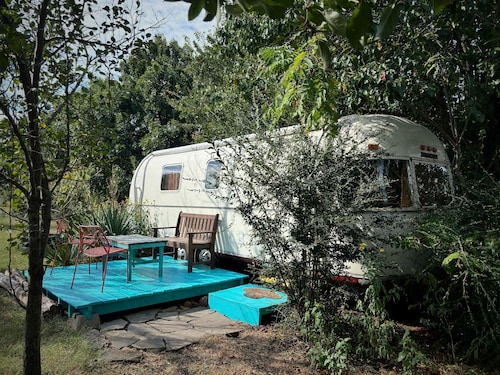Renovated 1976 Airstream Argosy, A Wooded Retreat in Oklahoma City