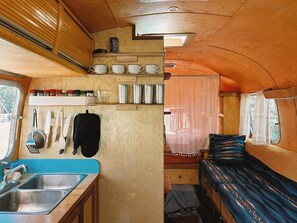 خدمة الإنترنت وملاءات أسرّة