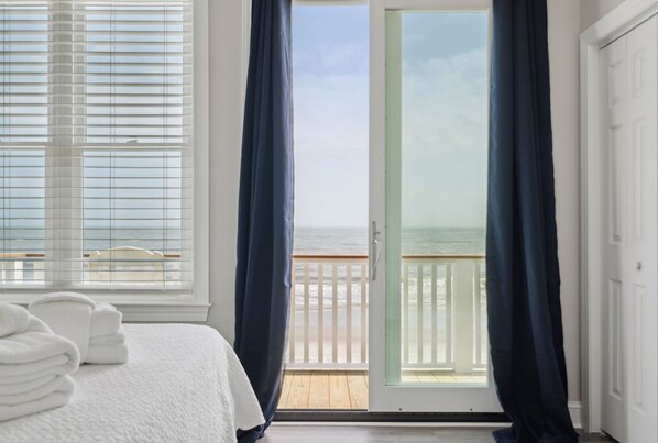 4 habitaciones, tabla de planchar con plancha, wifi y ropa de cama 