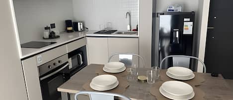 Apartment | Private kitchen | Microwave