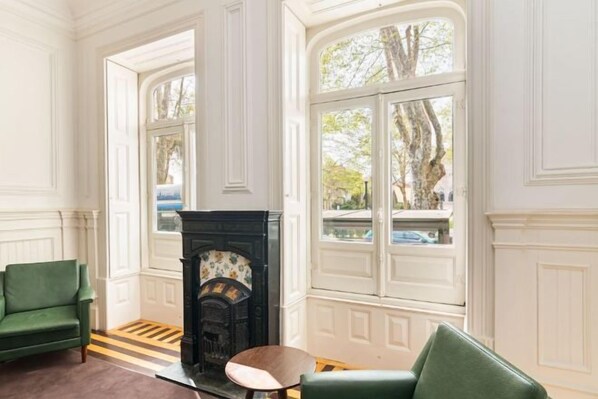 المنشأة من الداخل