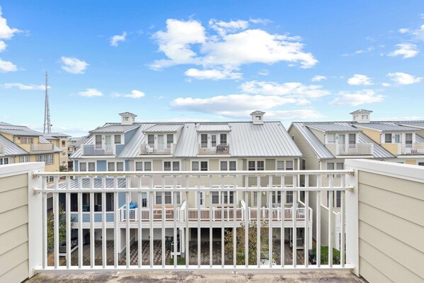 إطلالة من الشرفة