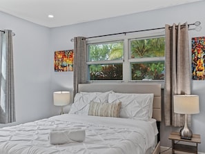 4 habitaciones, tabla de planchar con plancha, wifi y ropa de cama