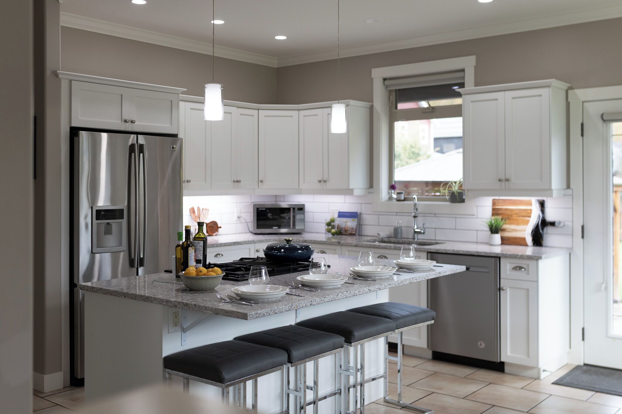 Microwave, stovetop, dishwasher