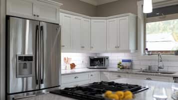 Microwave, stovetop, dishwasher