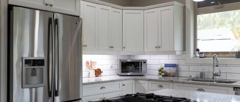 ميكروويف، موقد طهي مسطح، غسالة أطباق