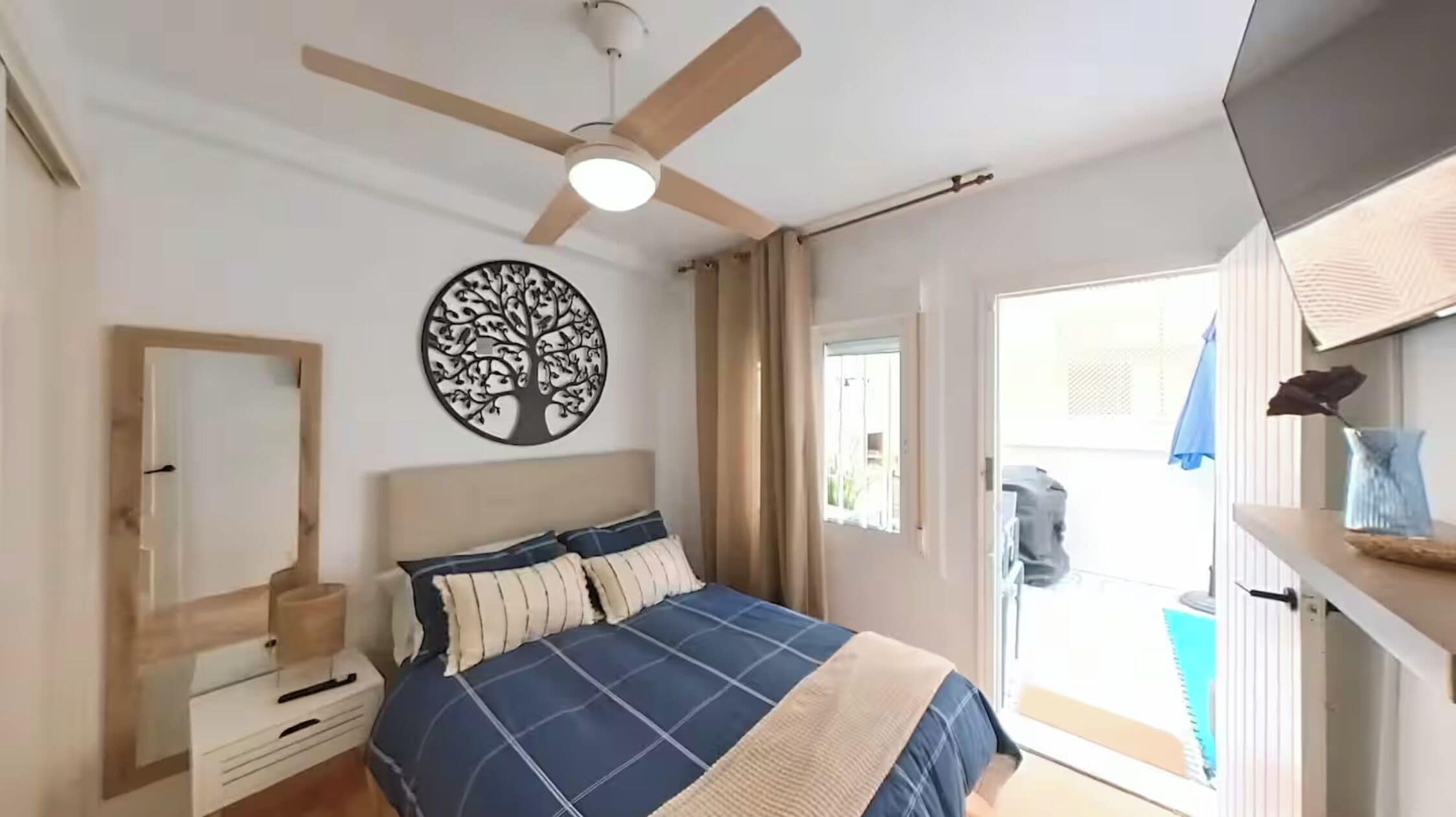 2 slaapkamers, een strijkplank/strijkijzer, wifi, beddengoed