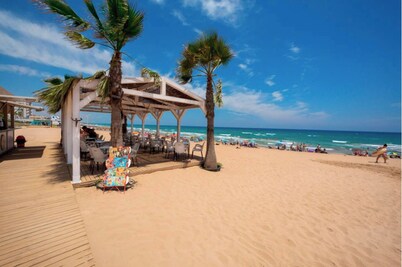 Tranquil 2-bedroom apartment with AC in La Mata