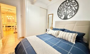 2 bedrooms, iron/ironing board, WiFi, bed sheets