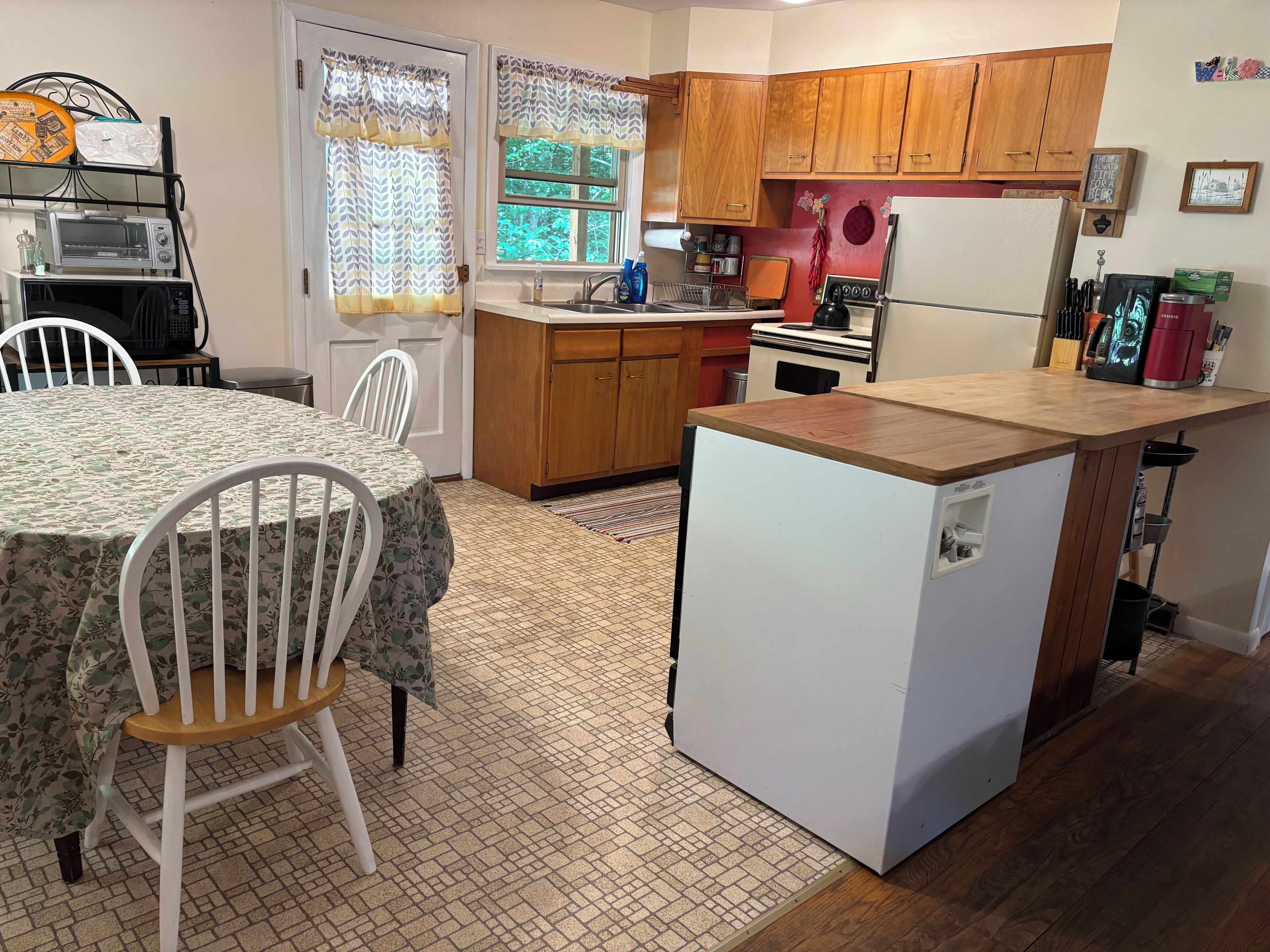 Micro-ondes, four, lave-vaisselle