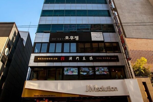 المنشأة من الخارج