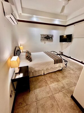 3 Schlafzimmer, Zimmersafe, Schreibtisch, Bügeleisen/Bügelbrett