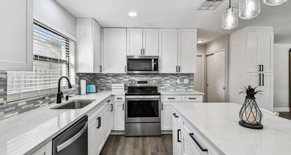 Coastal Family Retreat – Pool, Fire Pit & Fun!