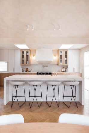 Four, plaque de cuisson, lave-vaisselle