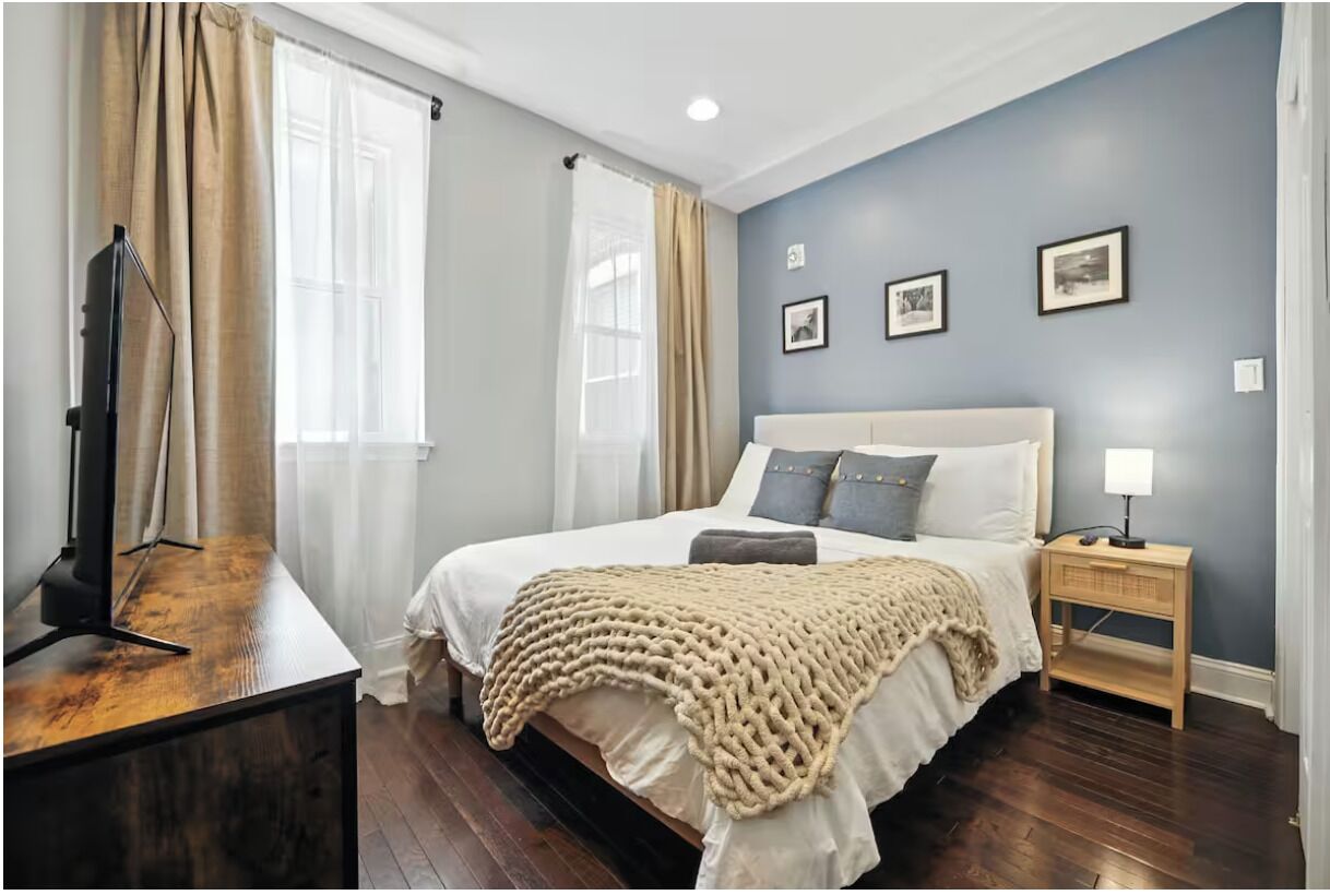 2 bedrooms, iron/ironing board, WiFi, bed sheets