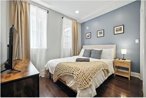 2 bedrooms, iron/ironing board, WiFi, bed sheets