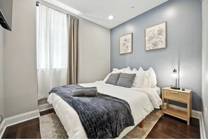 2 habitaciones, tabla de planchar con plancha, wifi y ropa de cama 