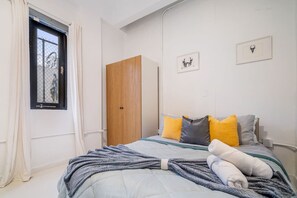 Schreibtisch, Bügeleisen/Bügelbrett, WLAN, Bettwäsche