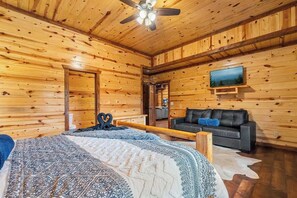 8 bedrooms, free WiFi, bed sheets