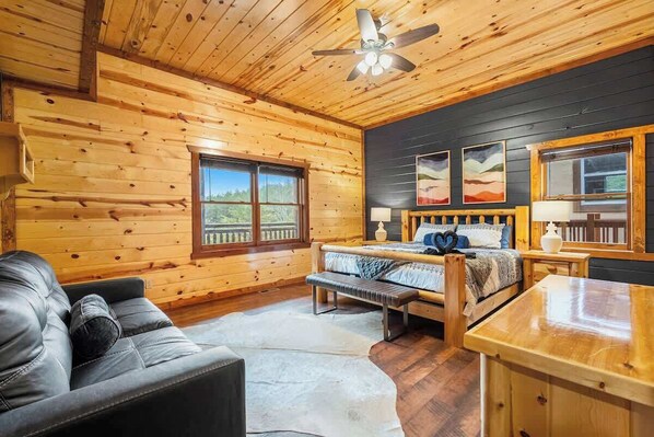 Smart TV, fireplace, offices