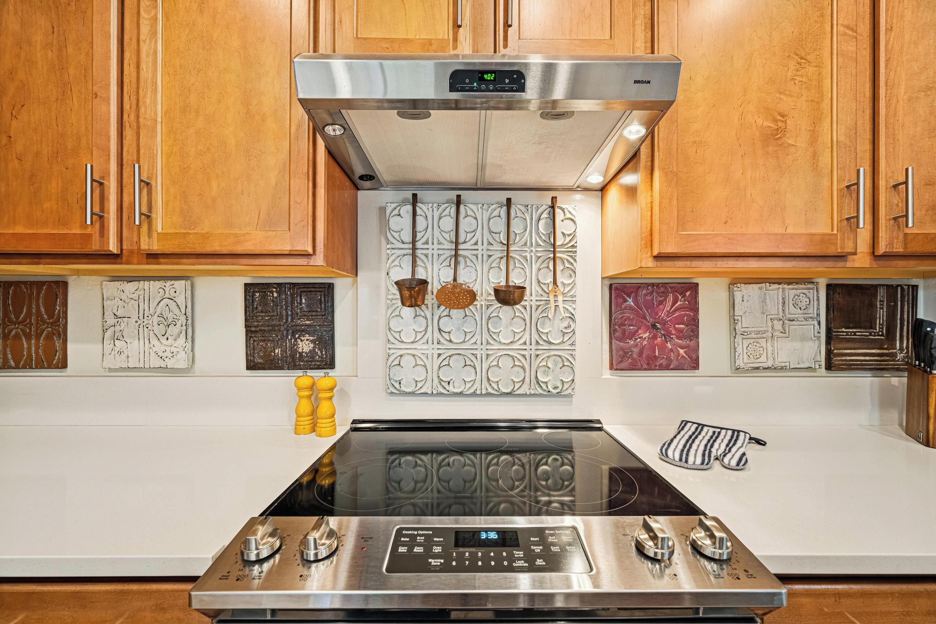 ثلاجة، ميكروويف، فرن، موقد طهي مسطح