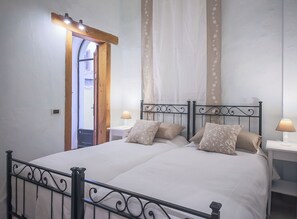 3 dormitorios, tabla de planchar con plancha, wifi y ropa de cama