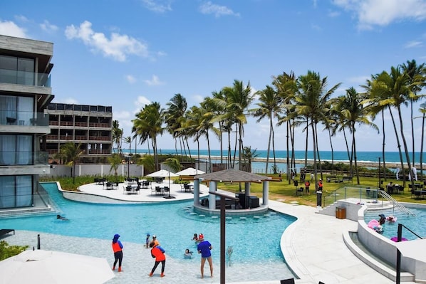 4 piscines extérieures