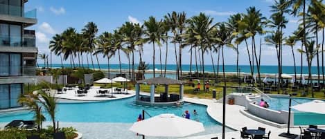 Deluxe-Doppel- oder -Zweibettzimmer | Pool | 4 Außenpools