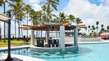 Quarto casal ou duplo luxo | Piscina | 4 piscinas externas