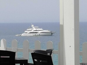 Property grounds - Apartment in villa 30 meters from the sea, with breathtaking view (Maragnanu)