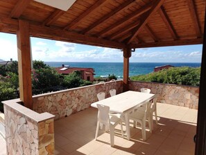 تناول الطعام بالخارج