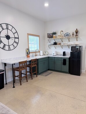 Microwave, paper towels - Pet-Friendly Mountain Studio - Cozy Stay with Patio & Covered Private Parking (Kingsport)